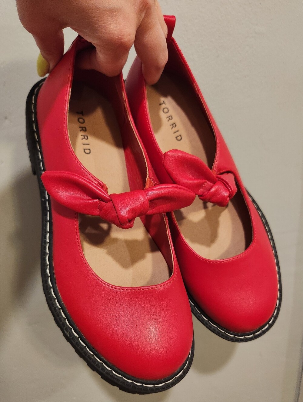 Women's Torrid Mary Jane Bow Red Lug-Sole Shoes Flat Size 9WW NWOT